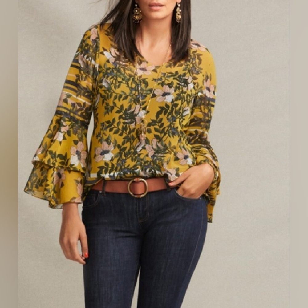 CABI Spring Scene Floral Blouse Size Small Like NEW
